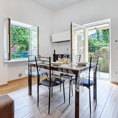 Stunning Apartment In Avegno With Wifi Apartment